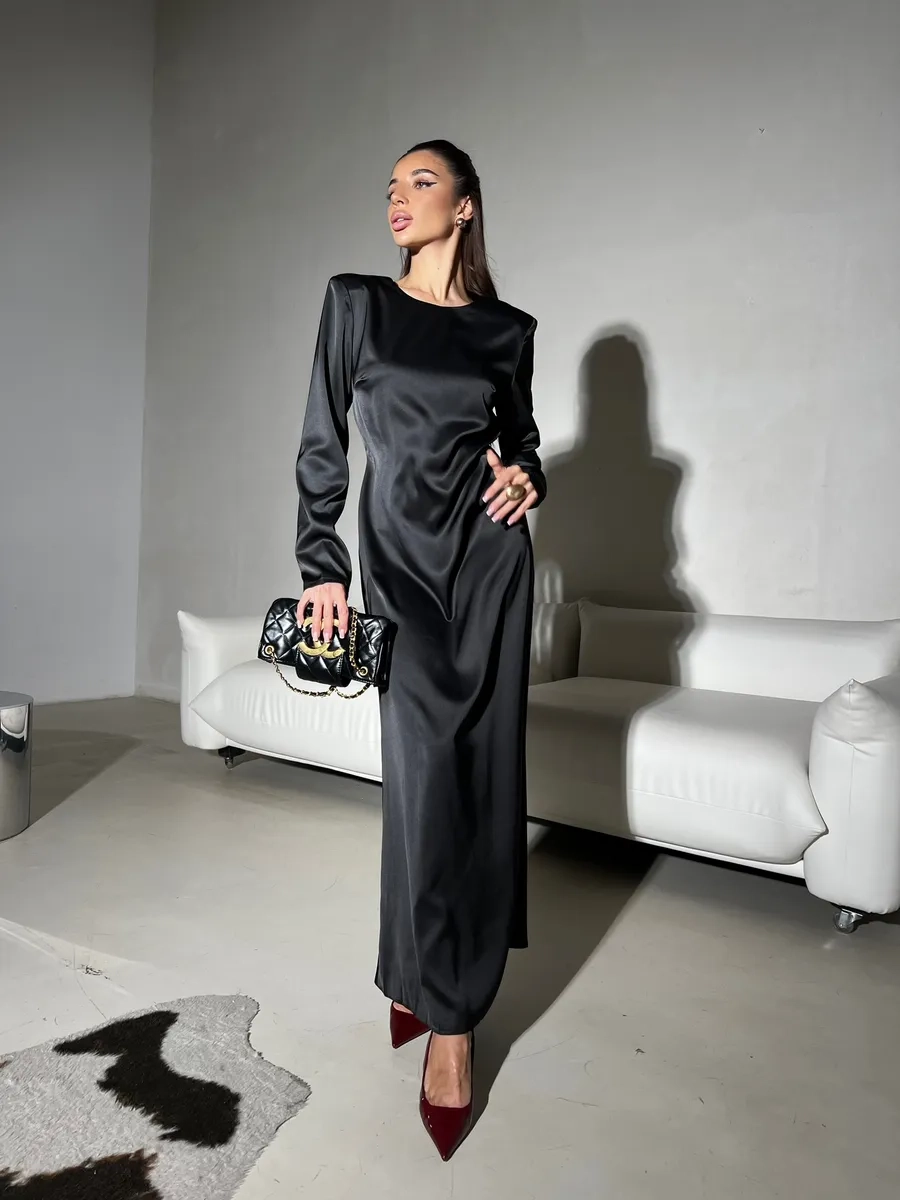 Váy lụa sang trọng lan tỏa khí chất quý phái