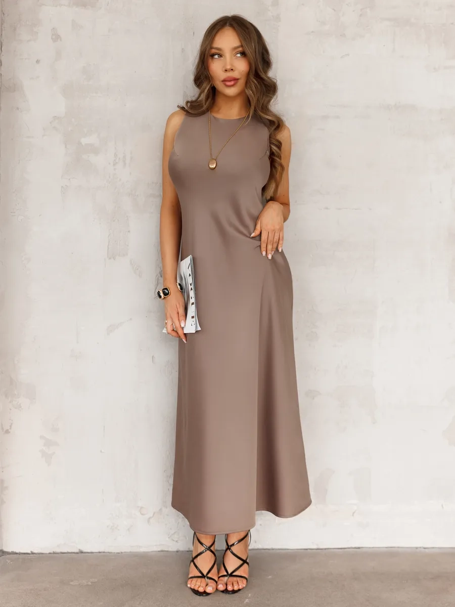 Mẫu đầm lụa mới nhất dẫn đầu xu hướng hiện đại