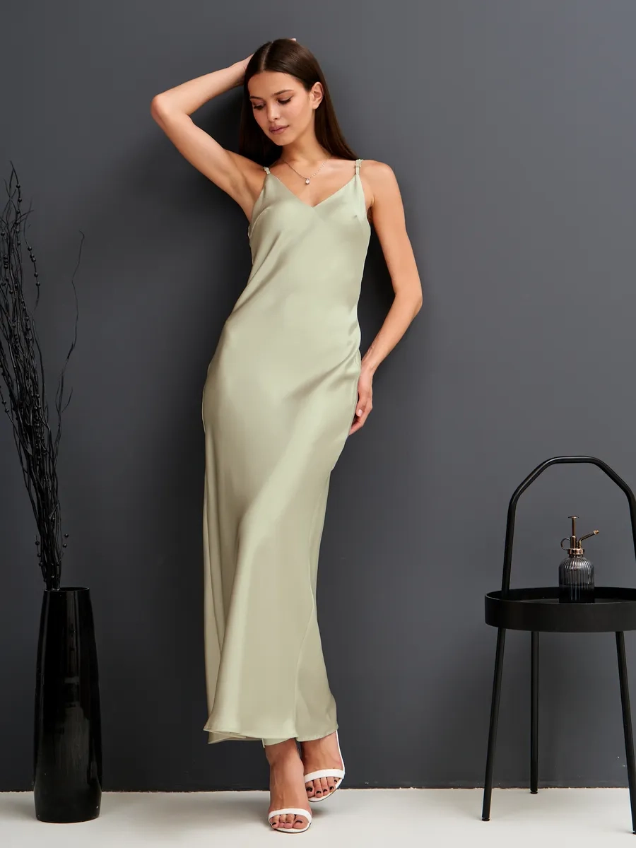 Váy lụa hàng hiệu nâng tầm giá trị phái đẹp