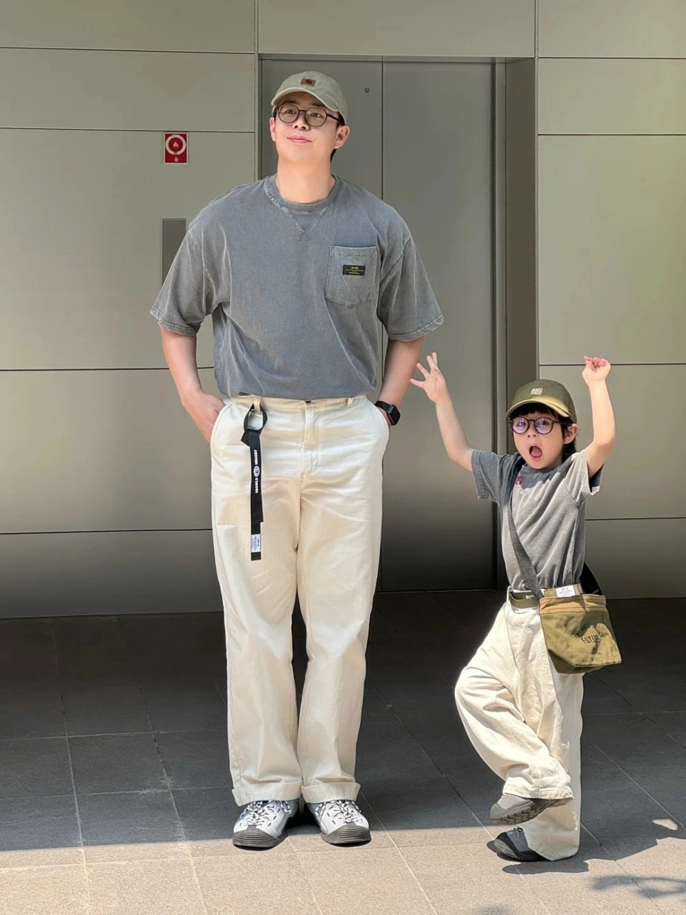 Áo polo đôi bố và con trai phối cùng quần short năng động