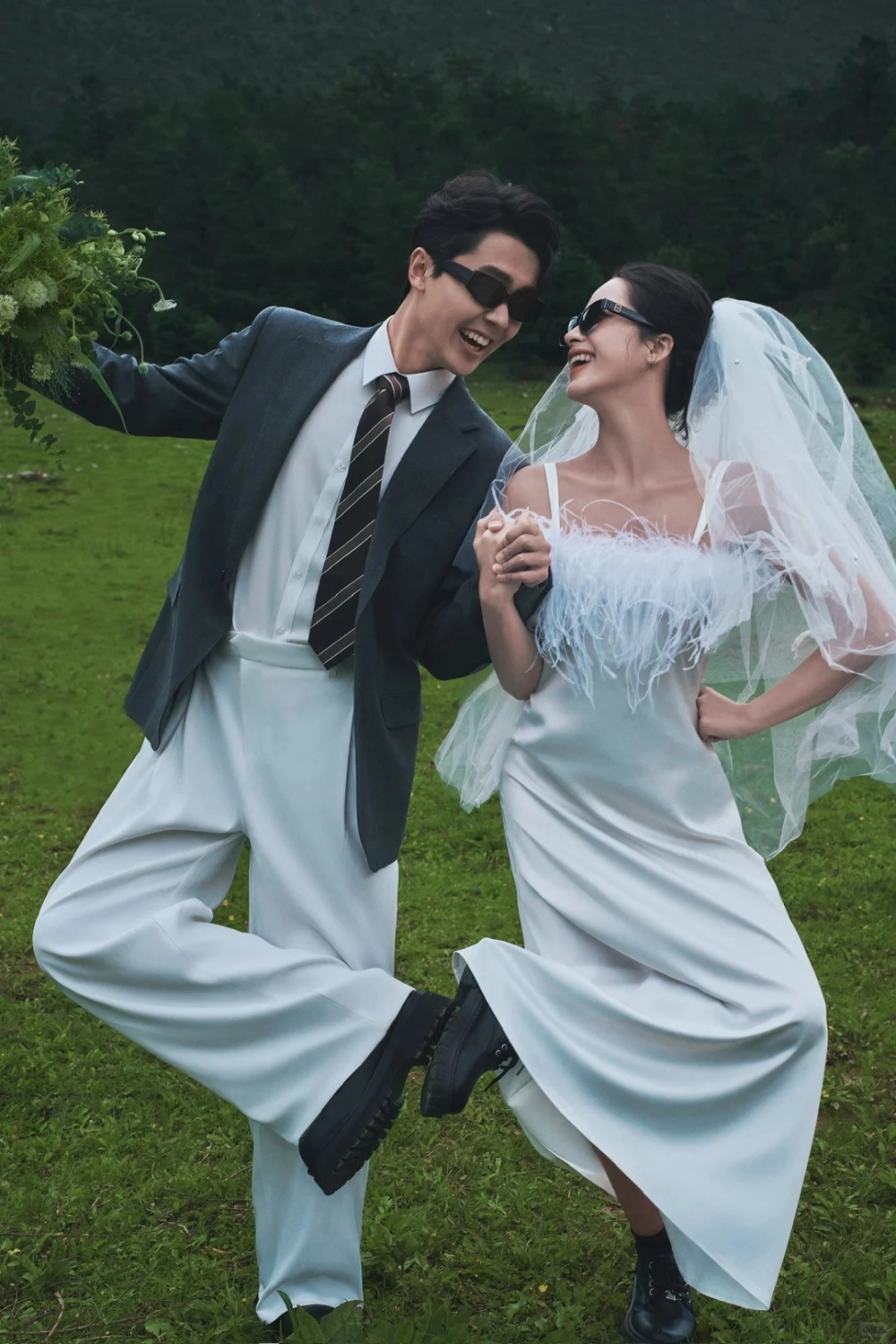 Đồ đôi chụp ảnh cưới ngoại cảnh phong cách vintage