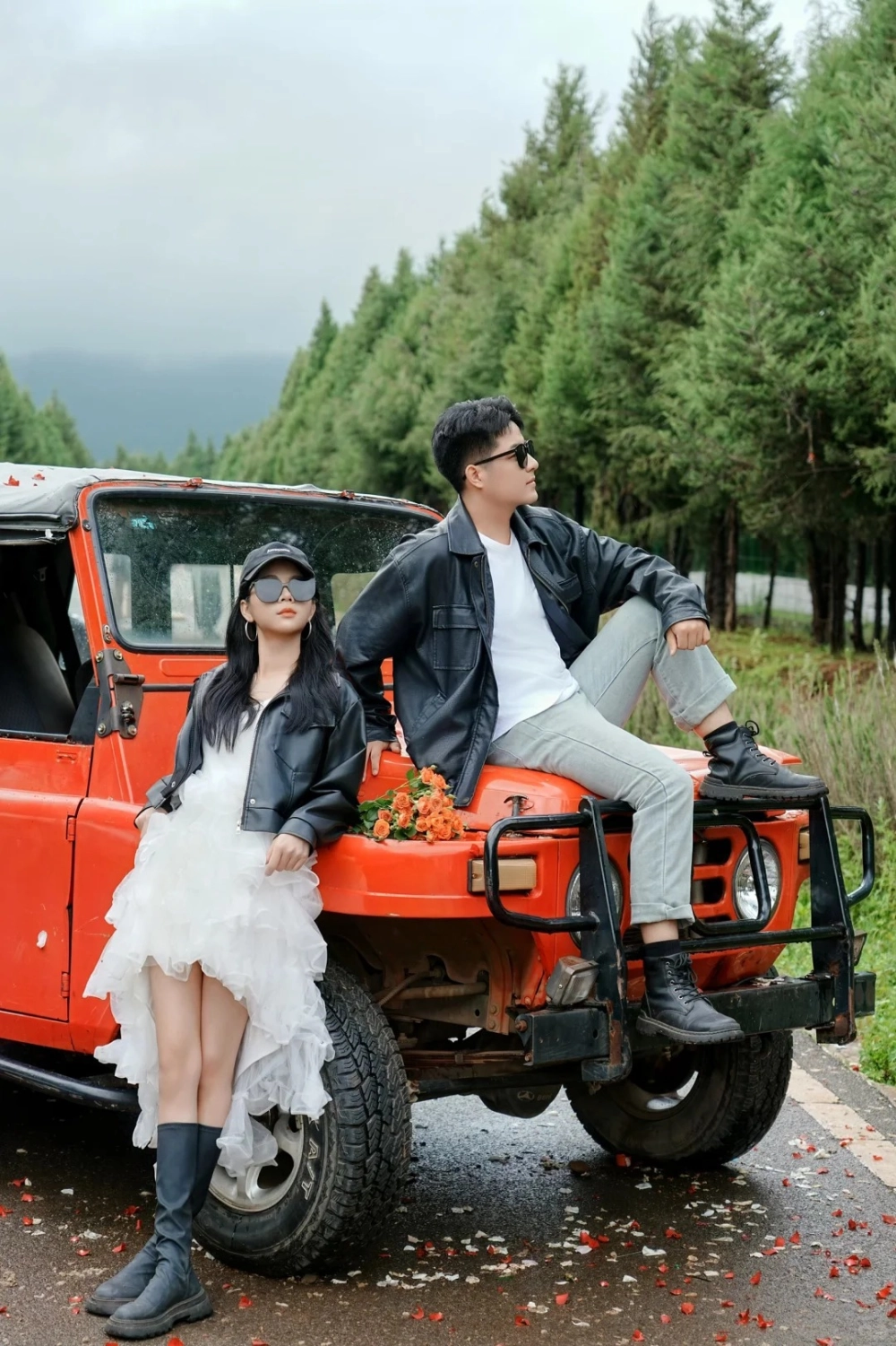 Đồ đôi chụp ảnh cưới ở biển với chất liệu lanh thoáng mát