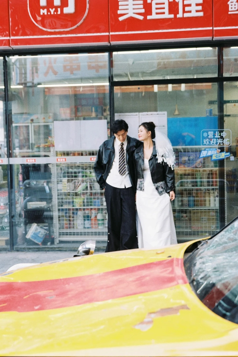 Trang phục đồ đôi chụp ảnh cưới tone sur tone cực chất