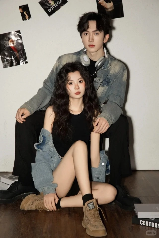 Đồ đôi denim màu đen cực ngầu cho cặp đôi cá tính