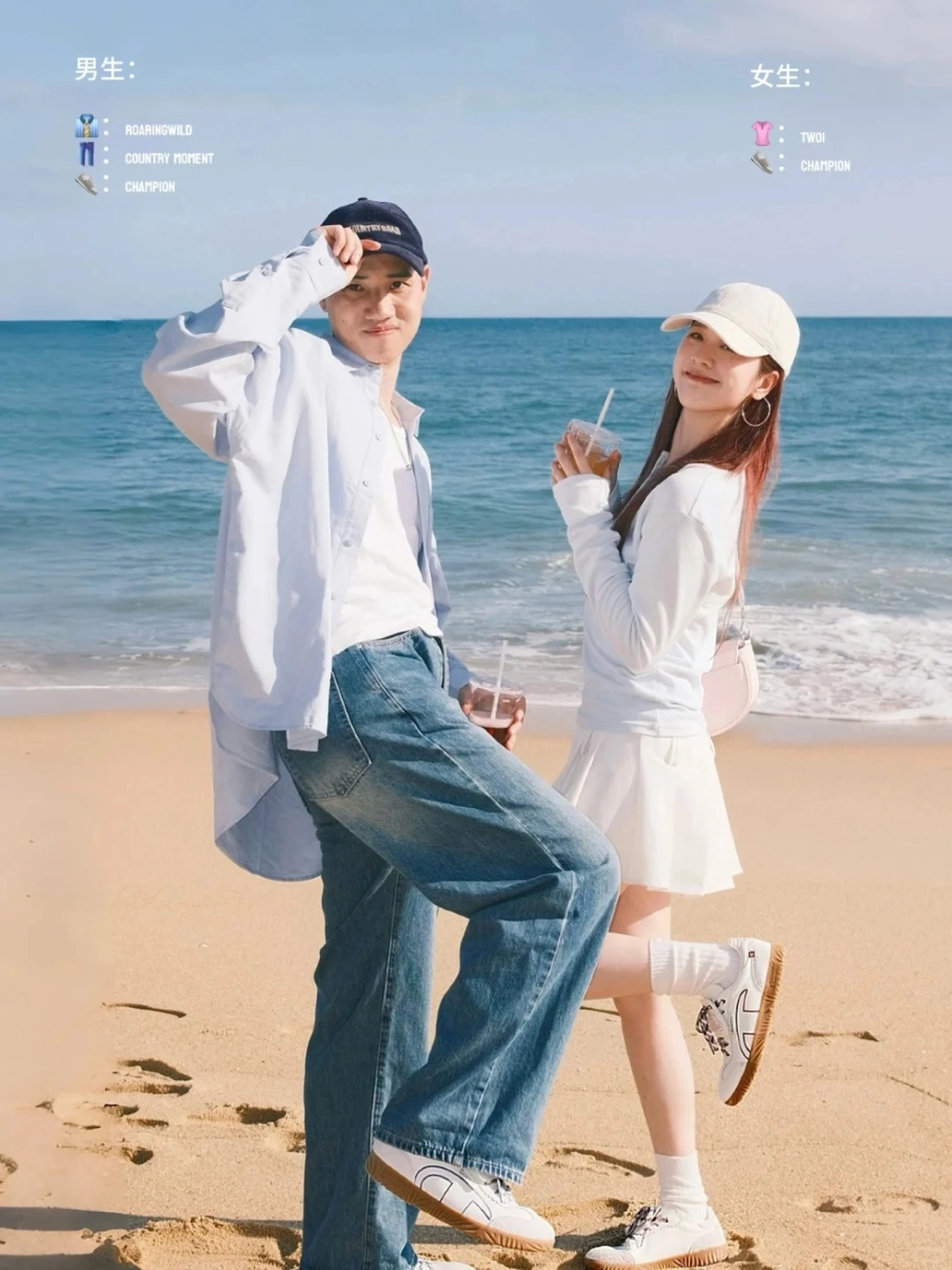 Cặp đôi mặc đồ đôi đi biển màu trắng tinh khôi trên thuyền