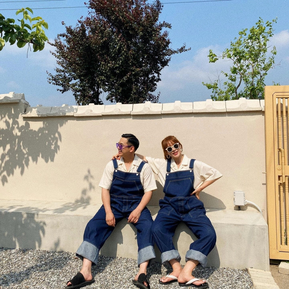 Mẫu đồ đôi đi biển họa tiết trái cây đáng yêu và tinh nghịch