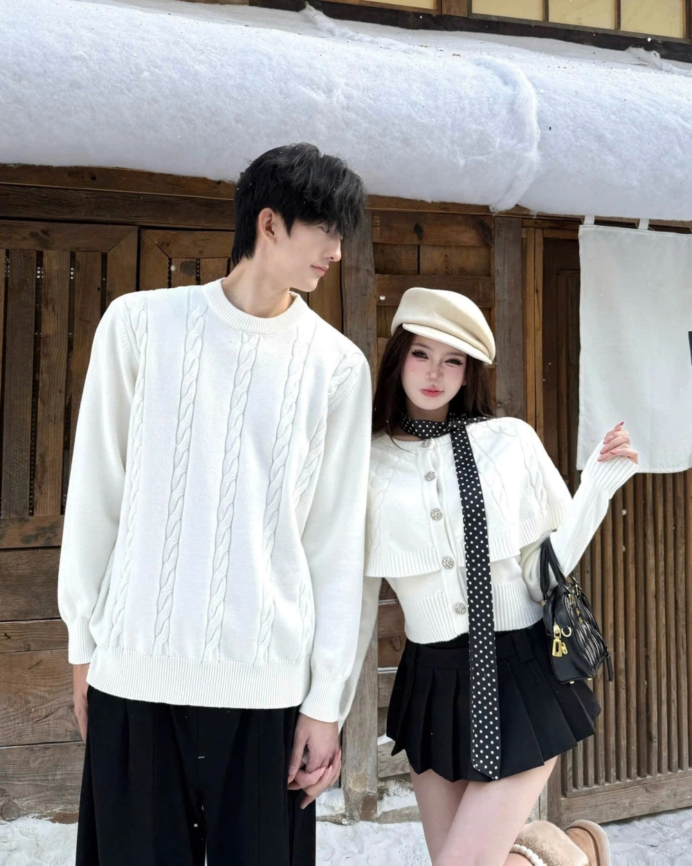 Đồ đôi tết phong cách street style cá tính cho cặp đôi năng động