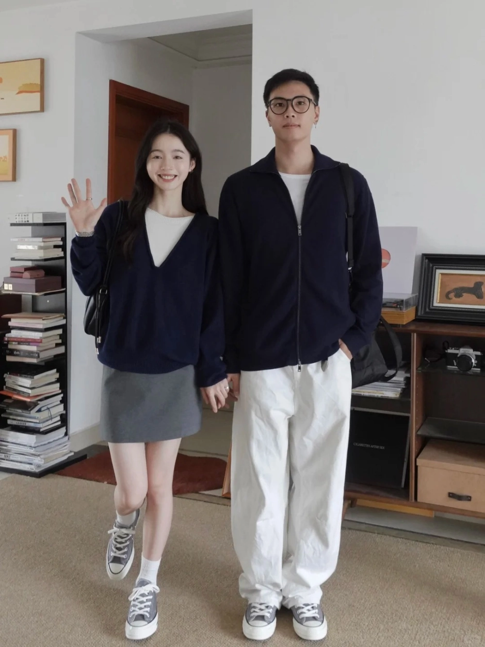 Set đồ đôi du xuân nhẹ nhàng cho cặp đôi dạo phố