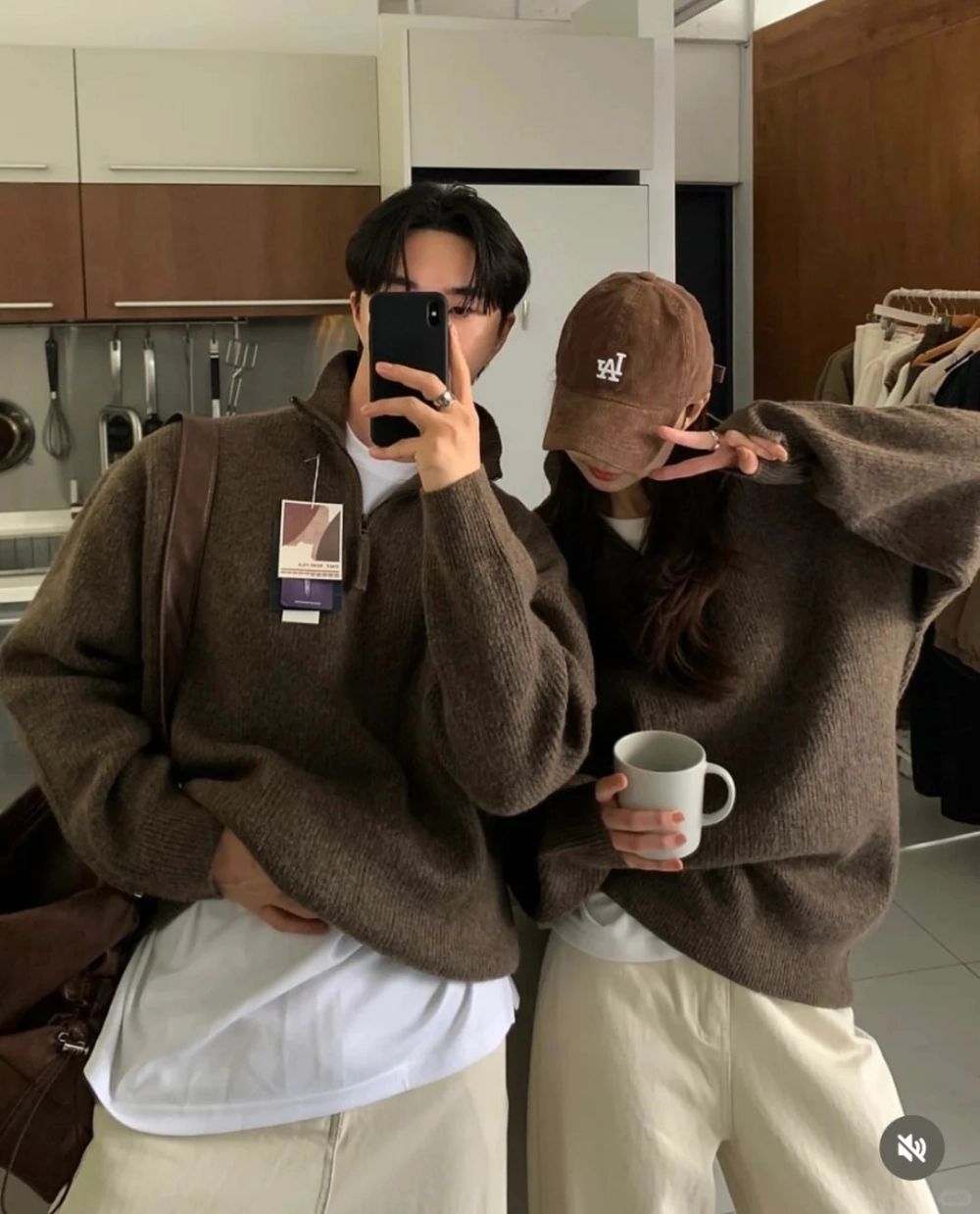 Áo dài đôi du xuân phố cổ phong cách truyền thống