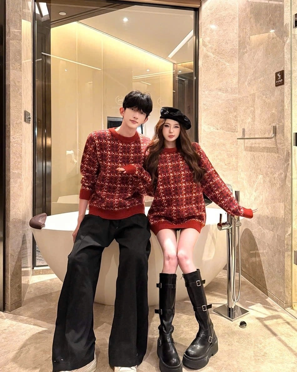 Váy đỏ đôi bạn thân chất liệu voan bay bổng trong gió