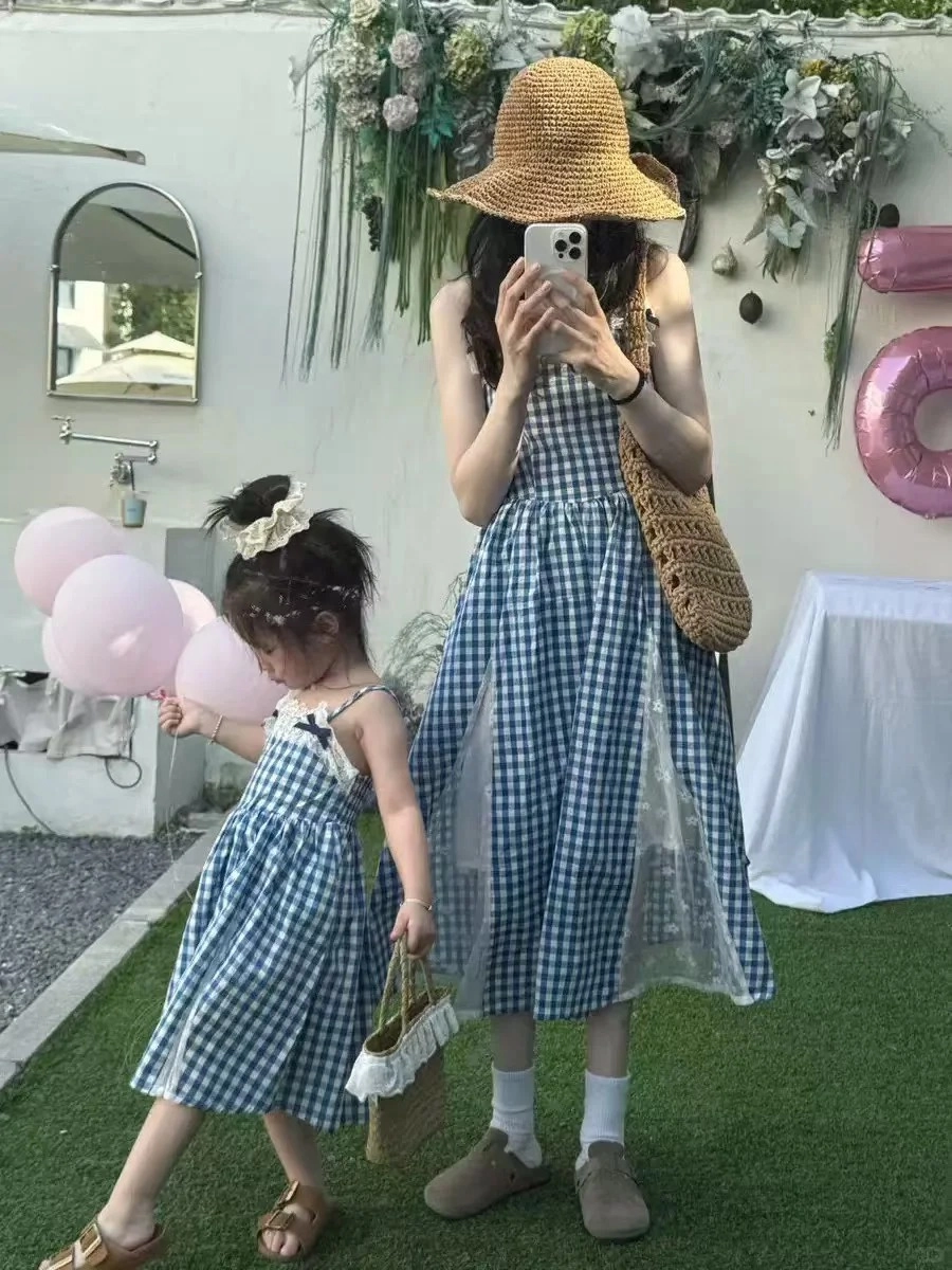 Đồ đôi mẹ và bé phong cách công chúa lộng lẫy với chân váy xòe