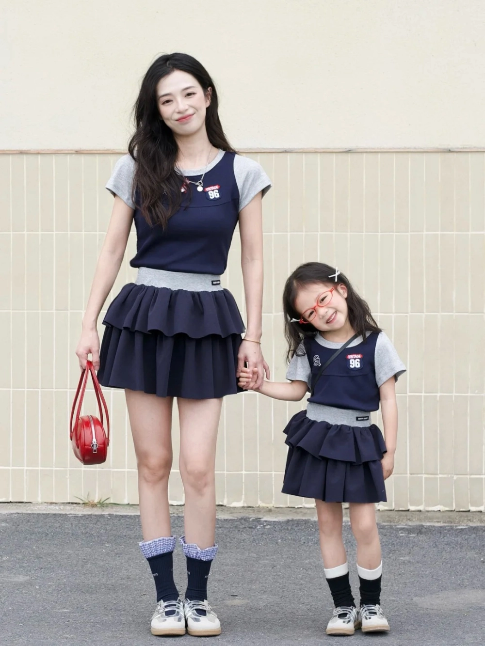 Áo khoác đôi mẹ và bé mùa đông tết ấm áp với chất vải dạ