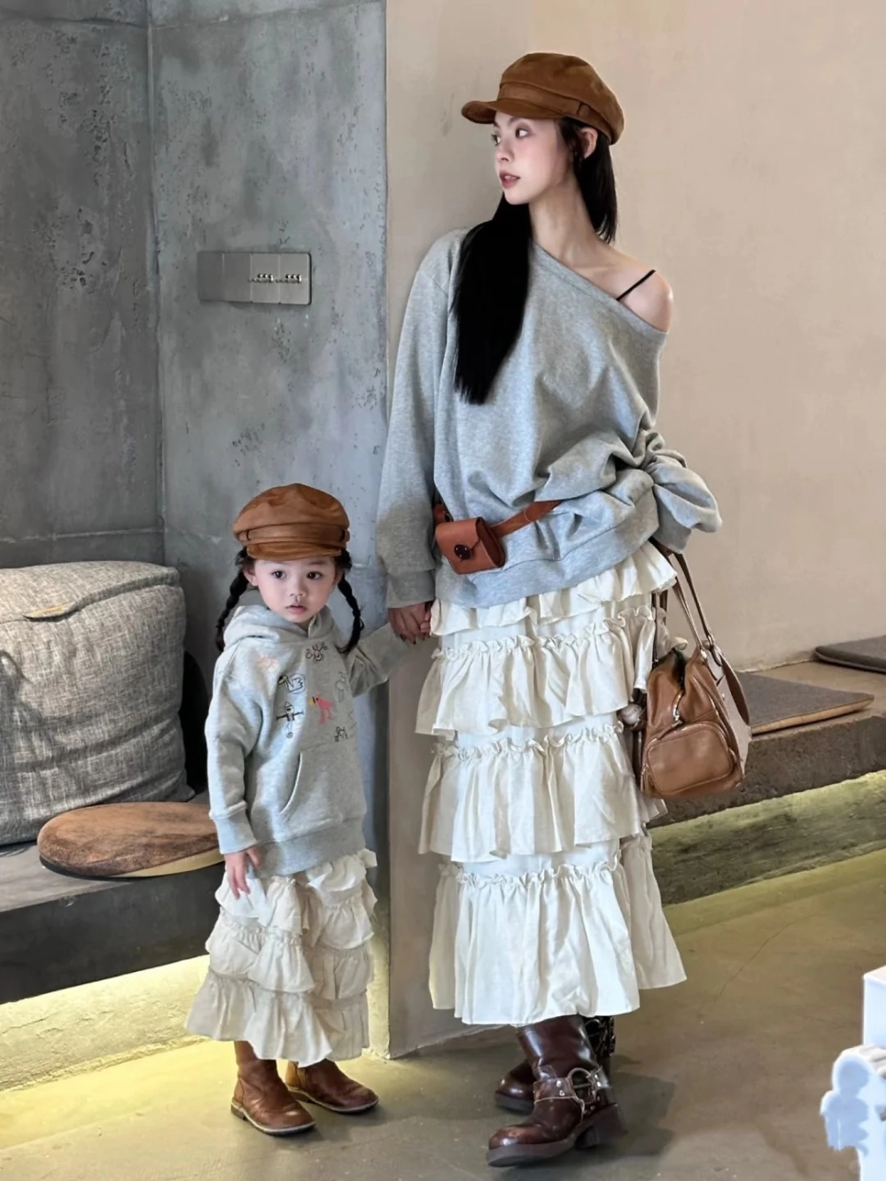 Đồ đôi mẹ và bé màu đỏ may mắn cho ngày mùng một