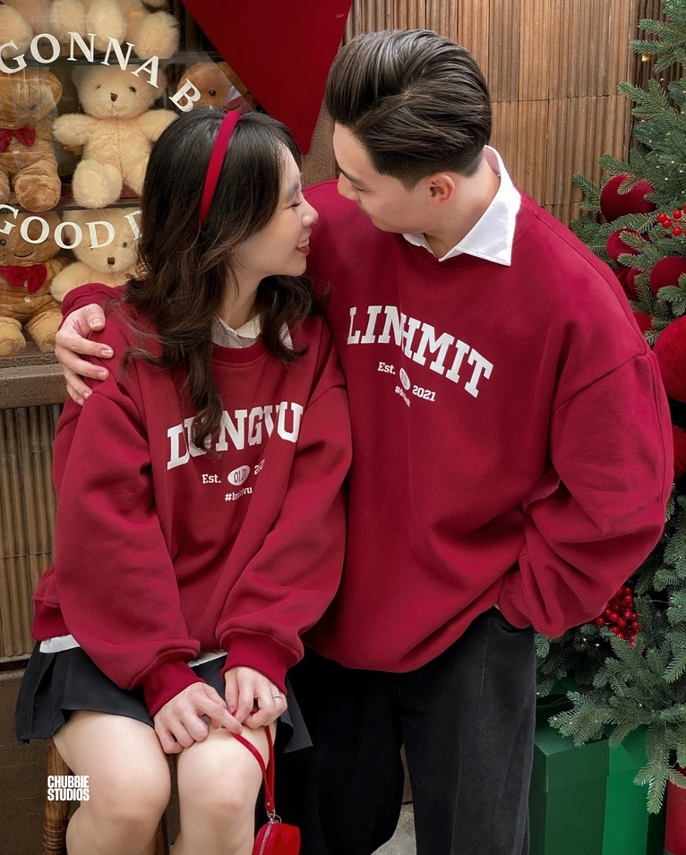 Cặp đôi diện bộ sưu tập đồ đôi oversized mới nhất