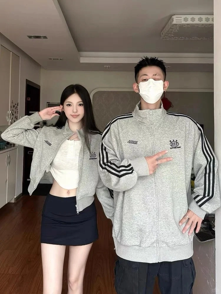 Quần áo cầu lông cặp màu sắc nổi bật