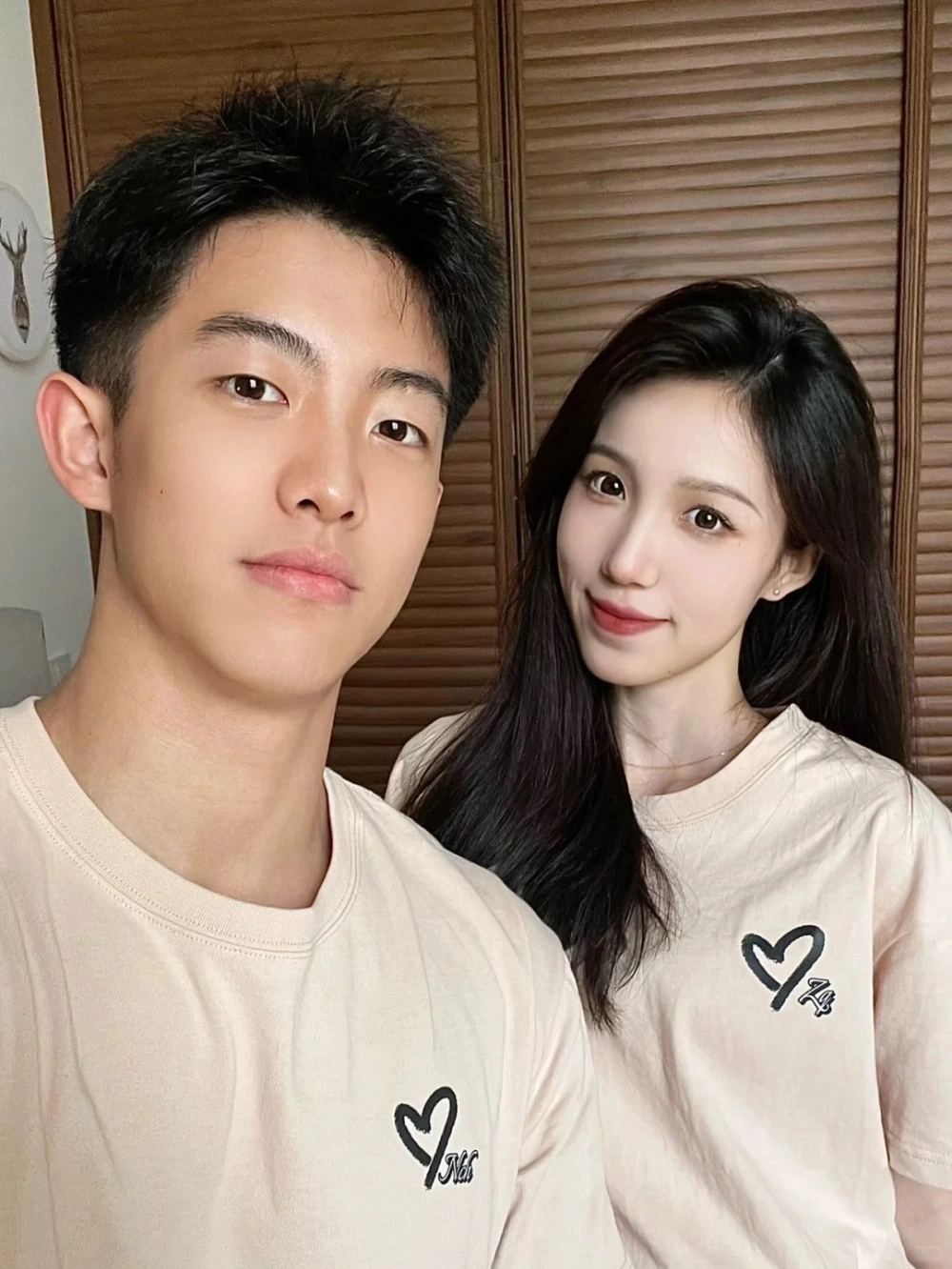 Áo dài cặp đồ đôi thiết kế riêng truyền thống