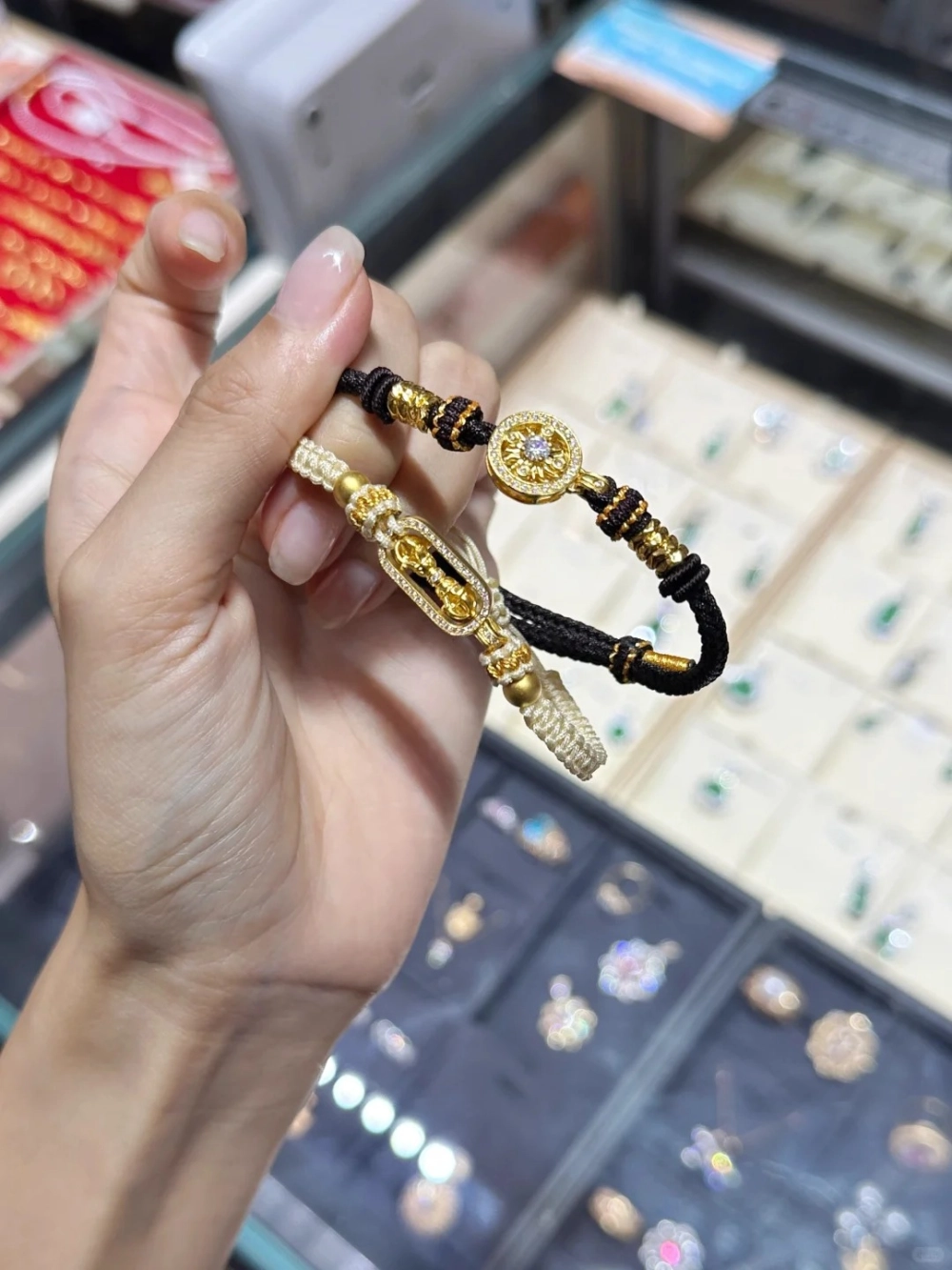 Cặp vòng tay phụ kiện đồ đôi dây bện mặt vàng đính đá lấp lánh sang trọng