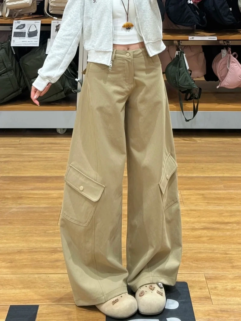 Vận động thoải mái cùng quần cargo thể thao