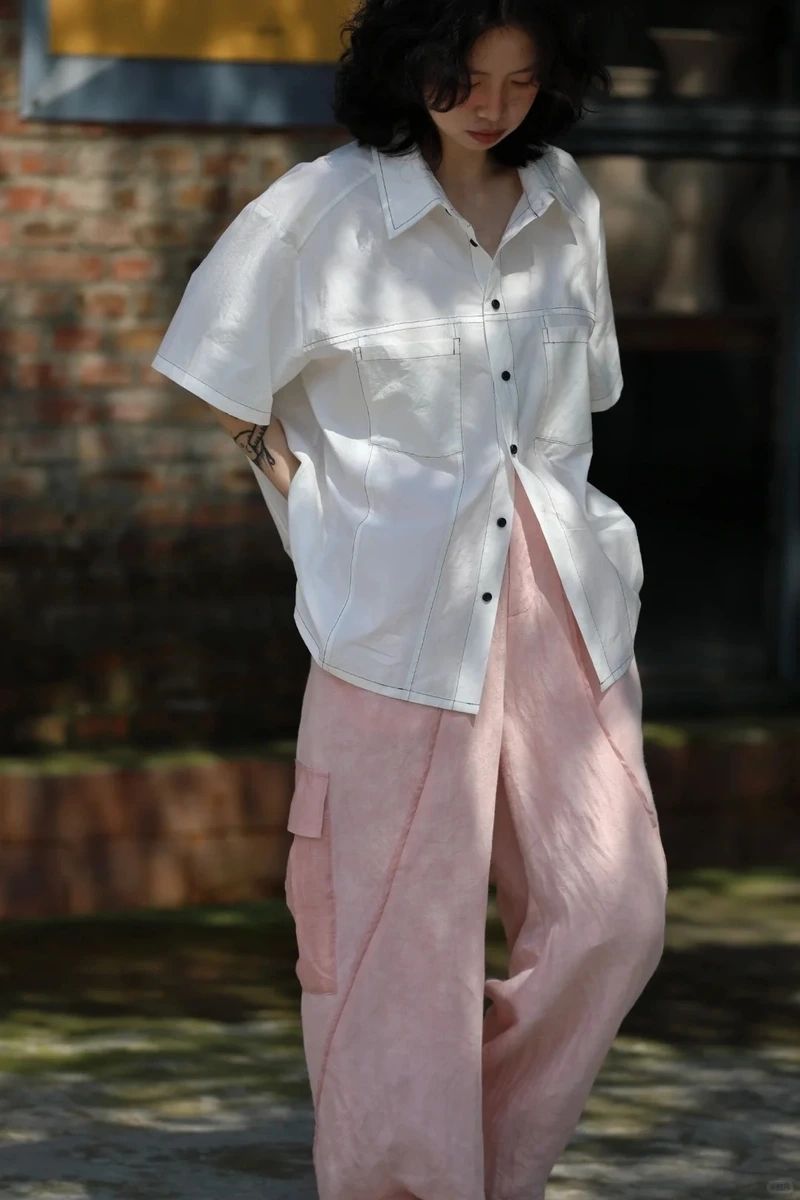 Tạo dấu ấn ảnh đẹp nhờ quần dù ống rộng chụp ảnh thời trang