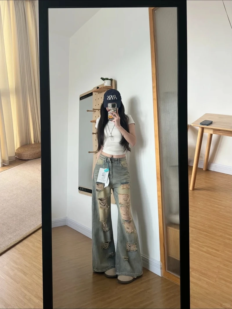 Phù hợp mọi giới với quần jean rách unisex