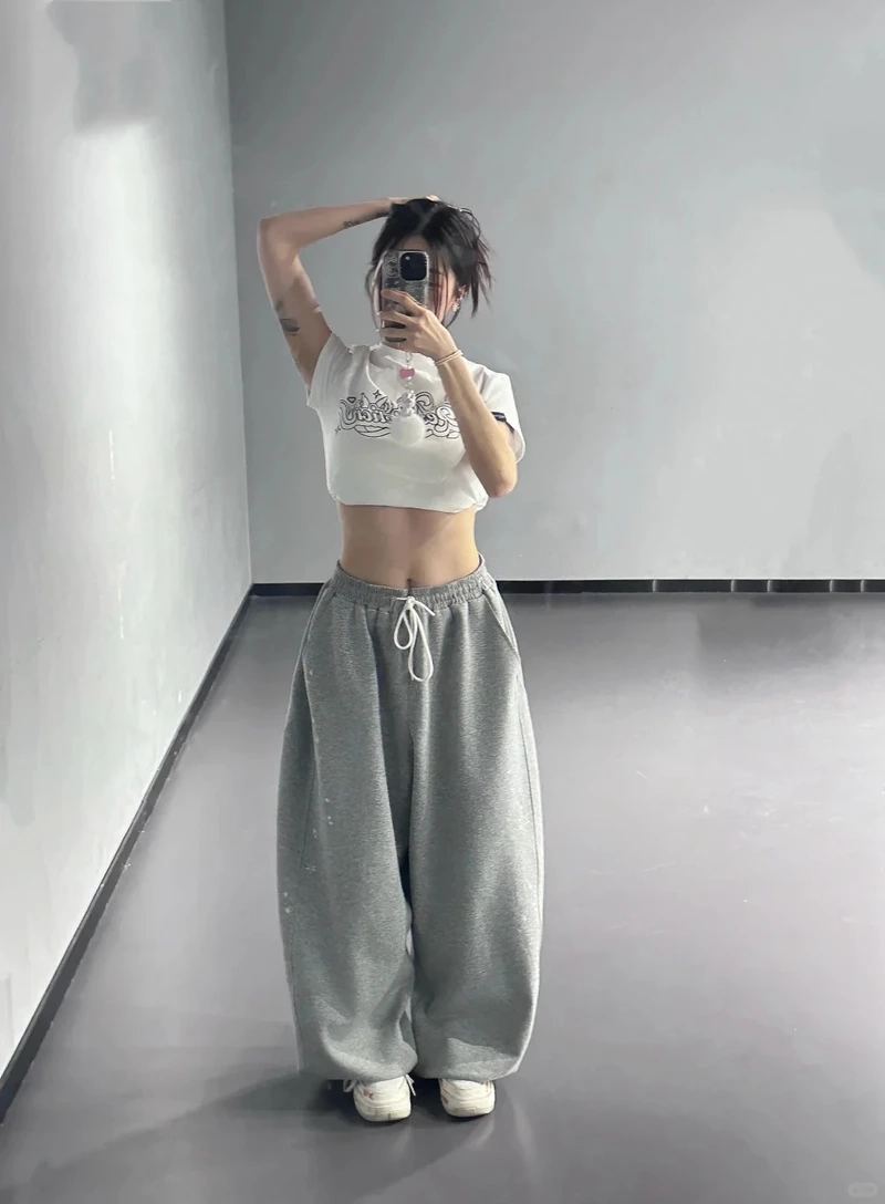 Sải bước thoải mái cùng quần jogger chạy bộ