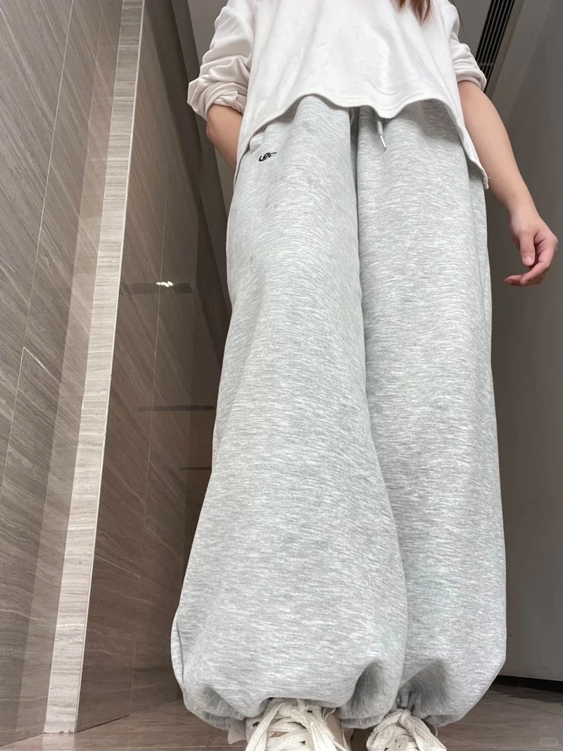 Thoải mái dạo phố cùng quần jogger đi chơi