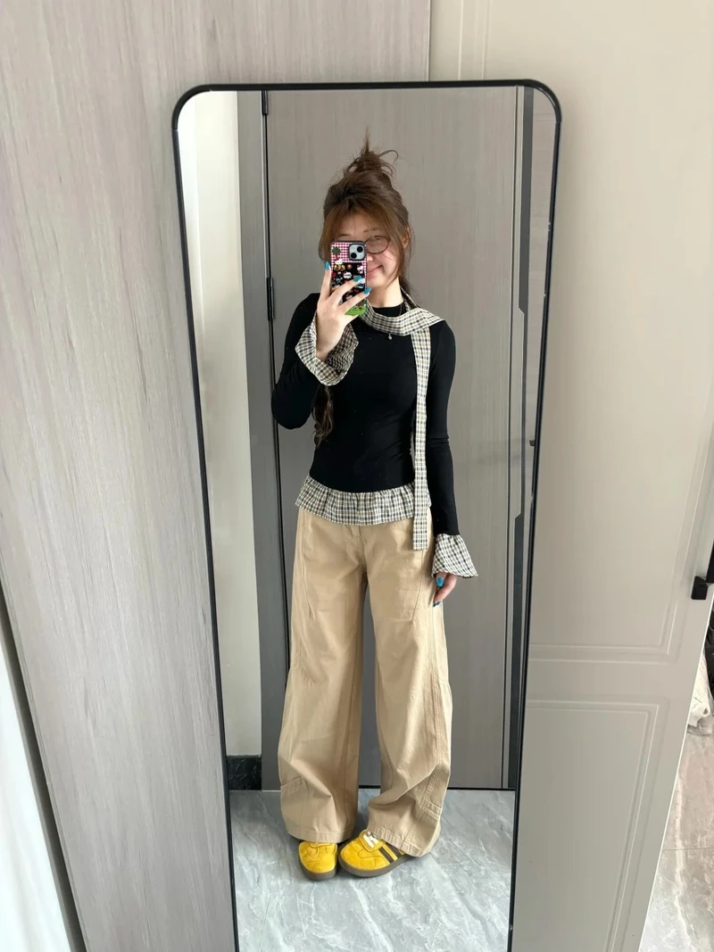 Xuống phố thoải mái với quần kaki đi chơi