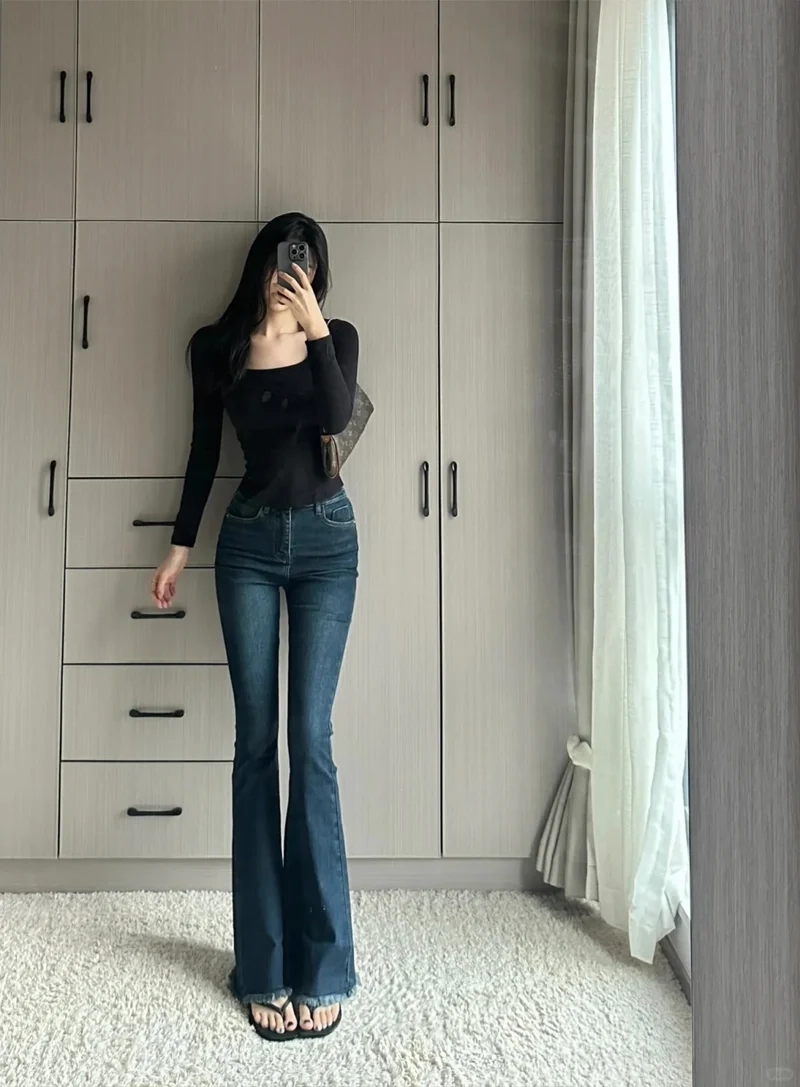 Mặc đẹp mỗi ngày với quần ống loe thời trang