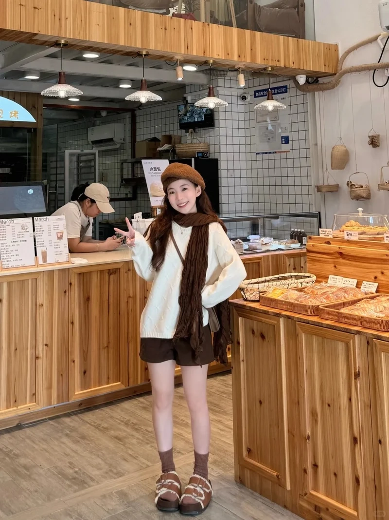 Luôn xinh đẹp cùng quần short dạ nữ