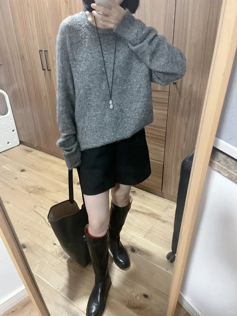 Thời trang nữ tinh tế với quần short dạ thời trang nữ