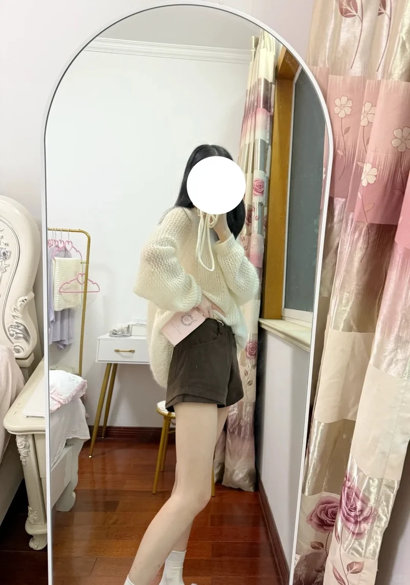 Sống ảo cực chất nhờ quần short dạ chụp ảnh