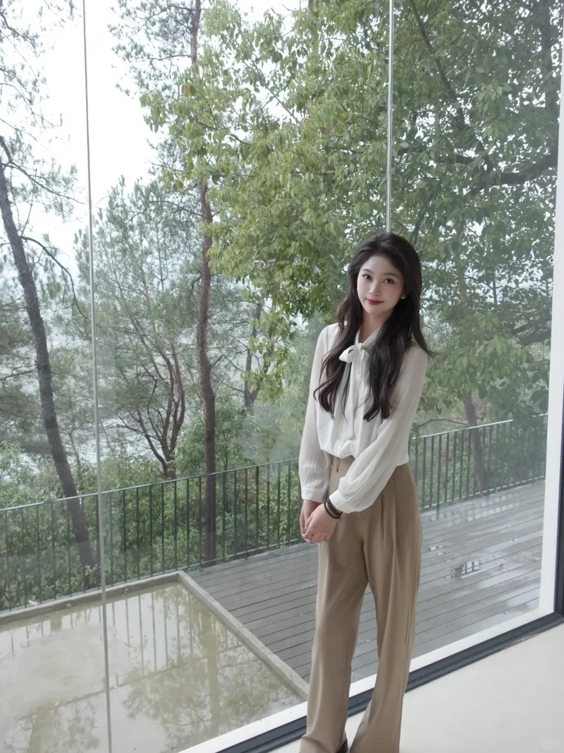 Tạo phong cách mới với quần jean ống rộng nữ