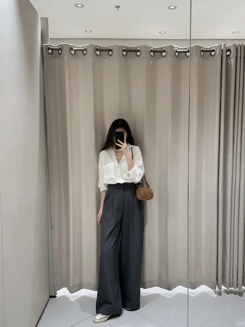 Style Hàn Quốc chuẩn với quần jean ống rộng phong cách Hàn