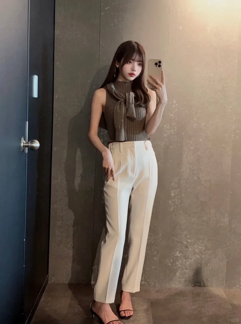 Phong cách cá tính với quần jean ống rộng cá tính