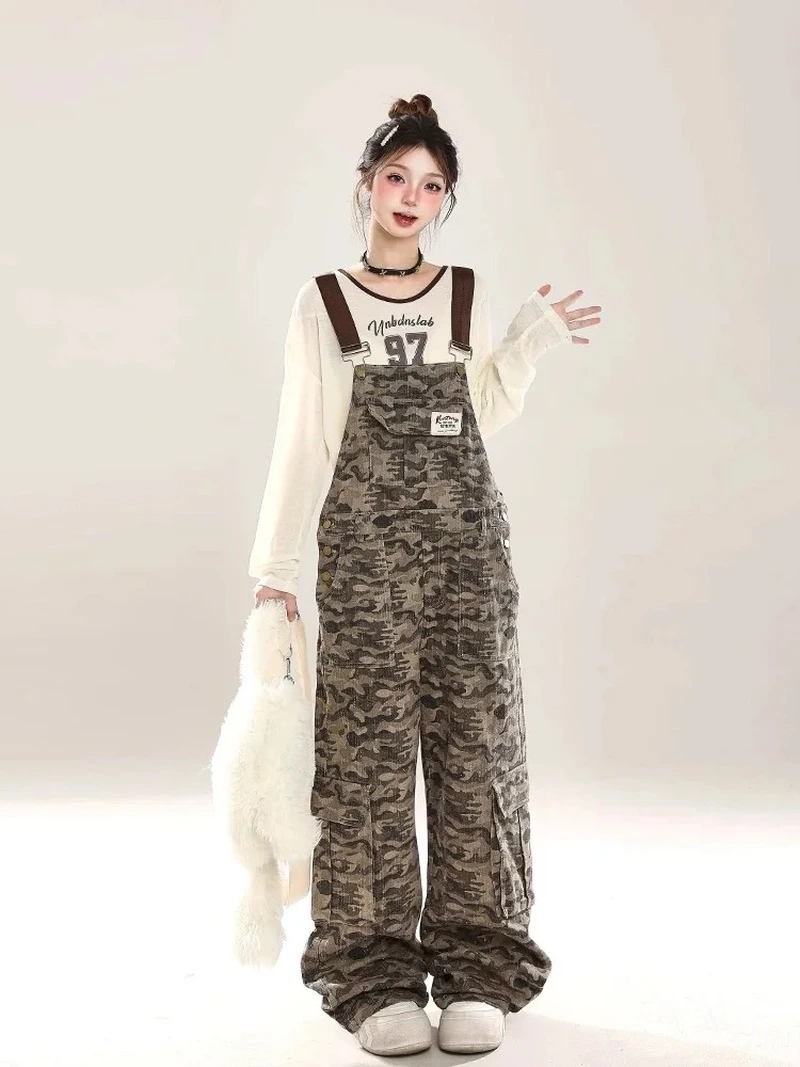 Quần yếm là gì?