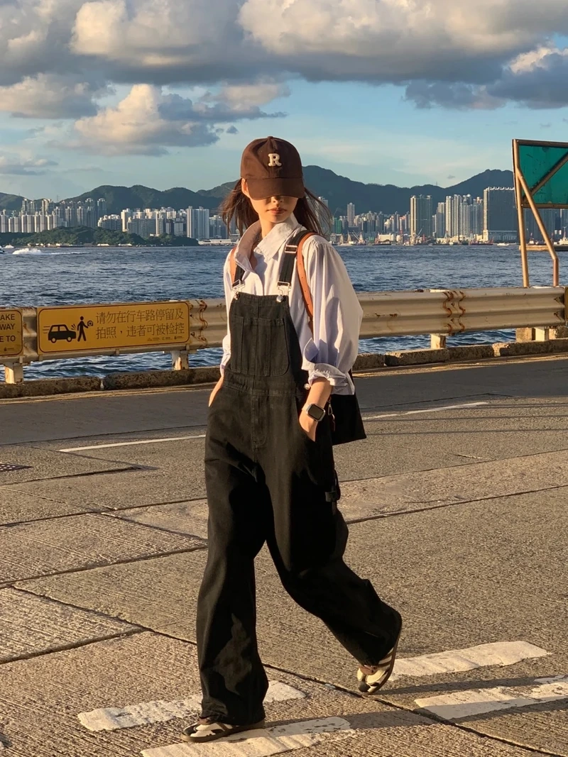 Lên đồ cuối tuần với quần yếm đi chơi