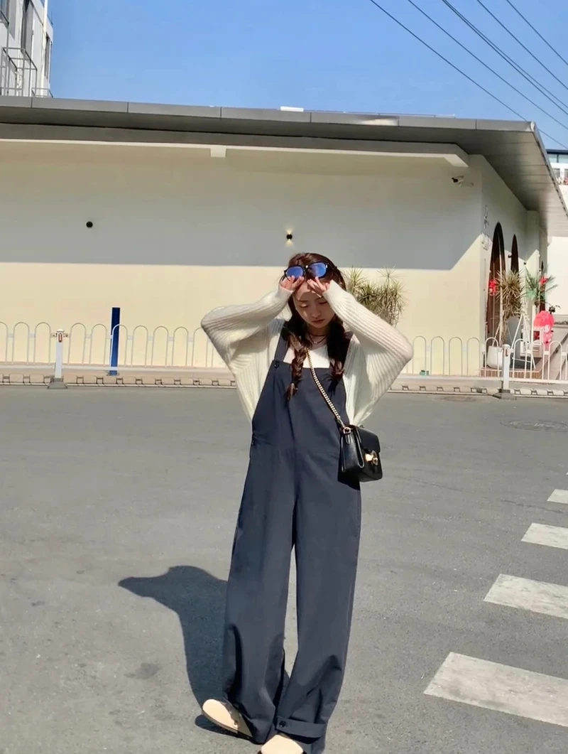 Lưu giữ khoảnh khắc với quần yếm chụp ảnh