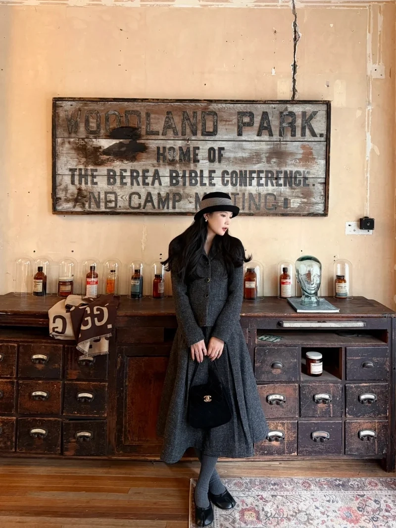 Phong cách Hàn Quốc nổi bật nhờ set áo chân váy rời phong cách Hàn