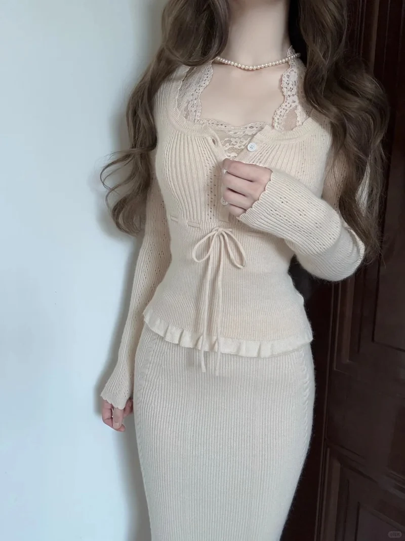 Trẻ trung năng động với set áo chân váy rời trẻ trung