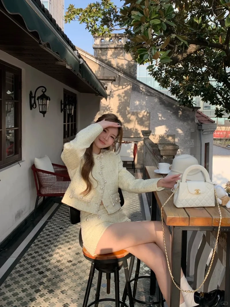 Trẻ trung năng động cùng set tweed trẻ trung