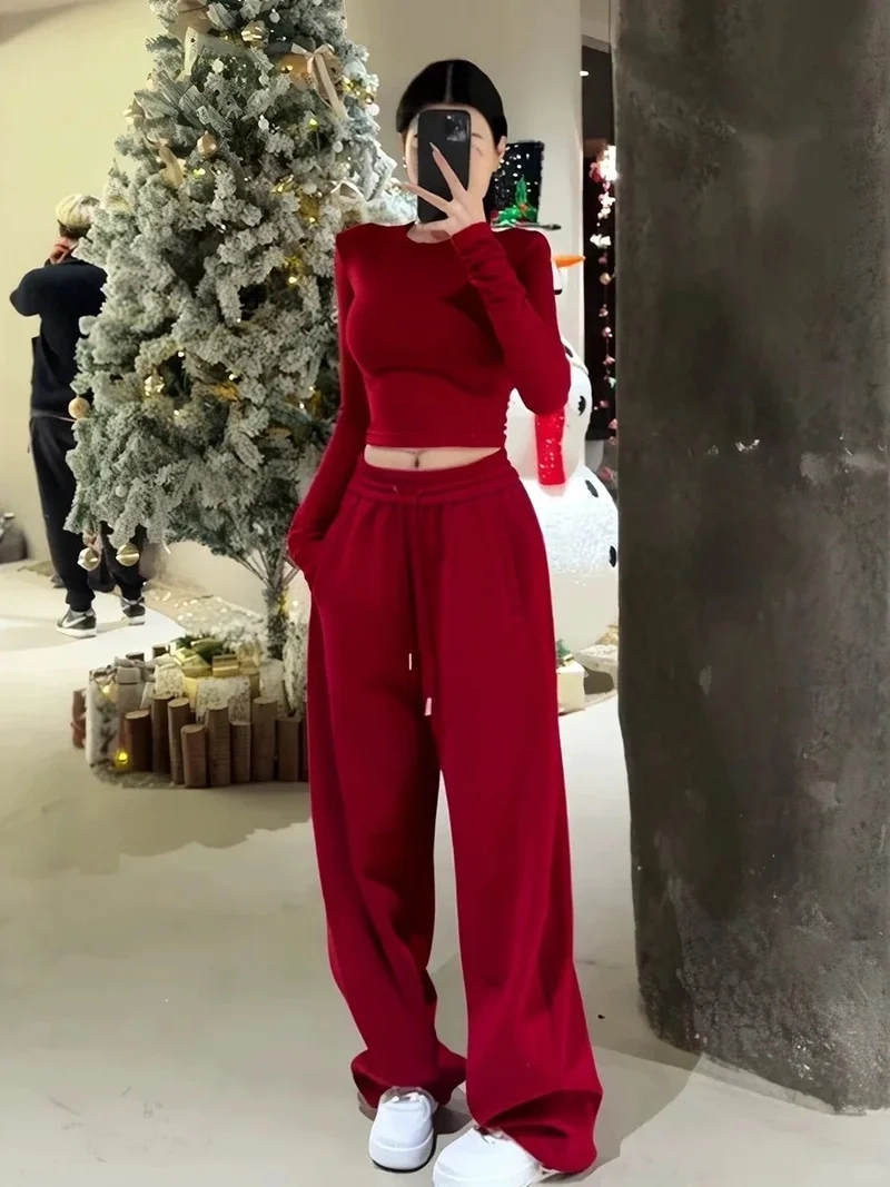 Sản phẩm chuẩn màu với set đồ đỏ ảnh sản phẩm