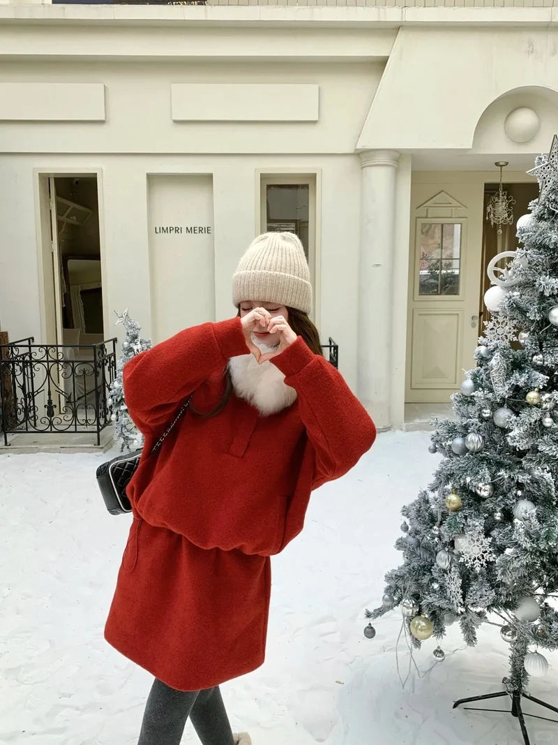 Style trẻ trung nổi bật với set đồ đỏ phong cách trẻ