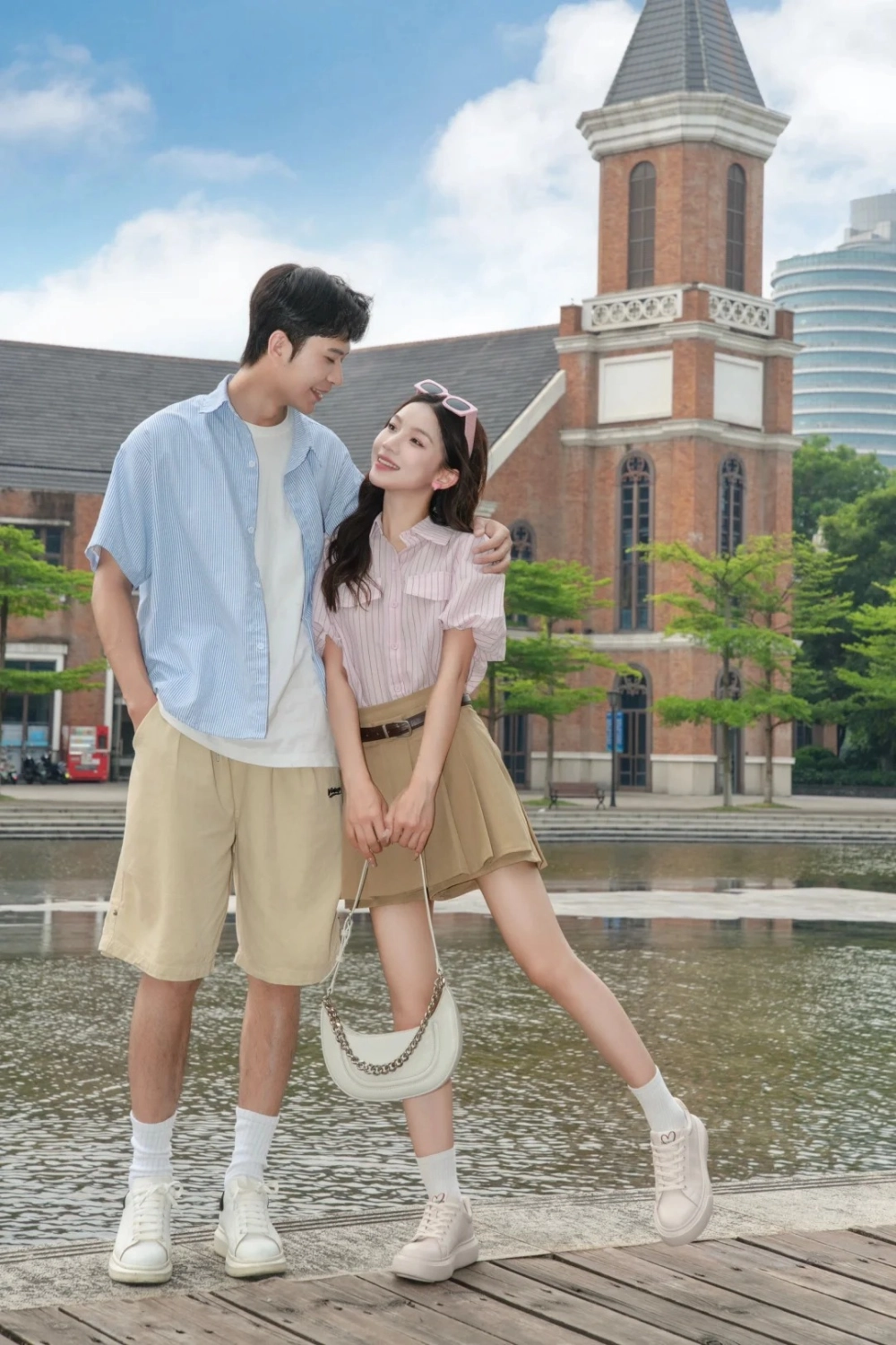 Các tone màu pastel nhẹ nhàng cho trang phục cặp đôi