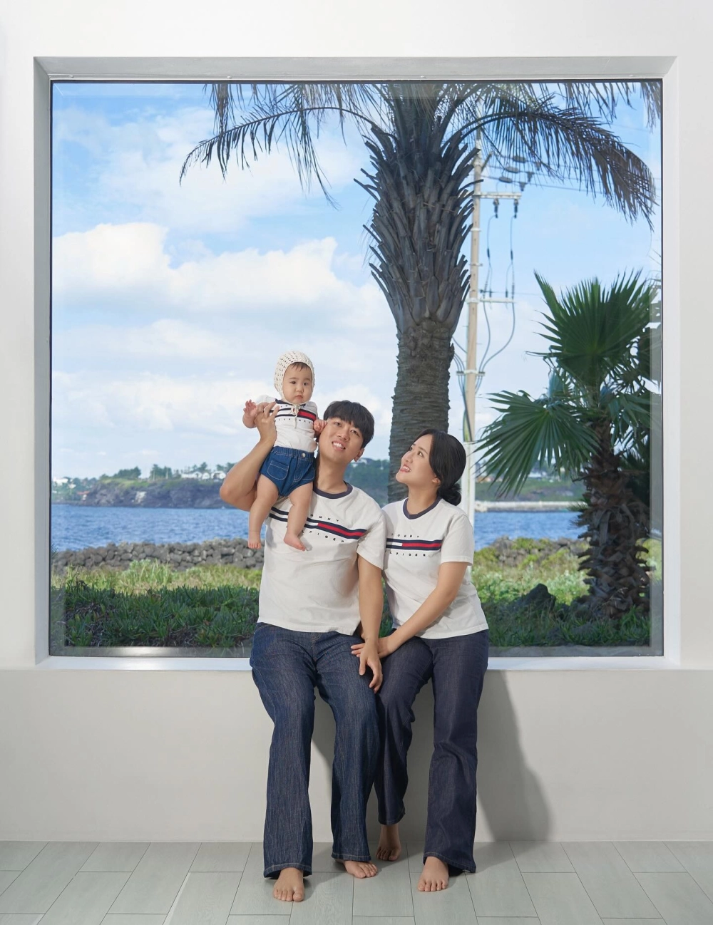 Đồ gia đình 3 người tết độc lạ với họa tiết dân gian