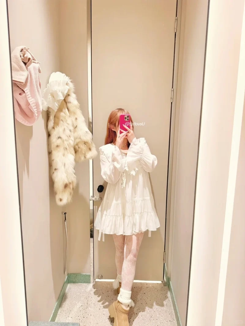 Dáng ngắn xinh xắn cùng váy baby doll dáng ngắn