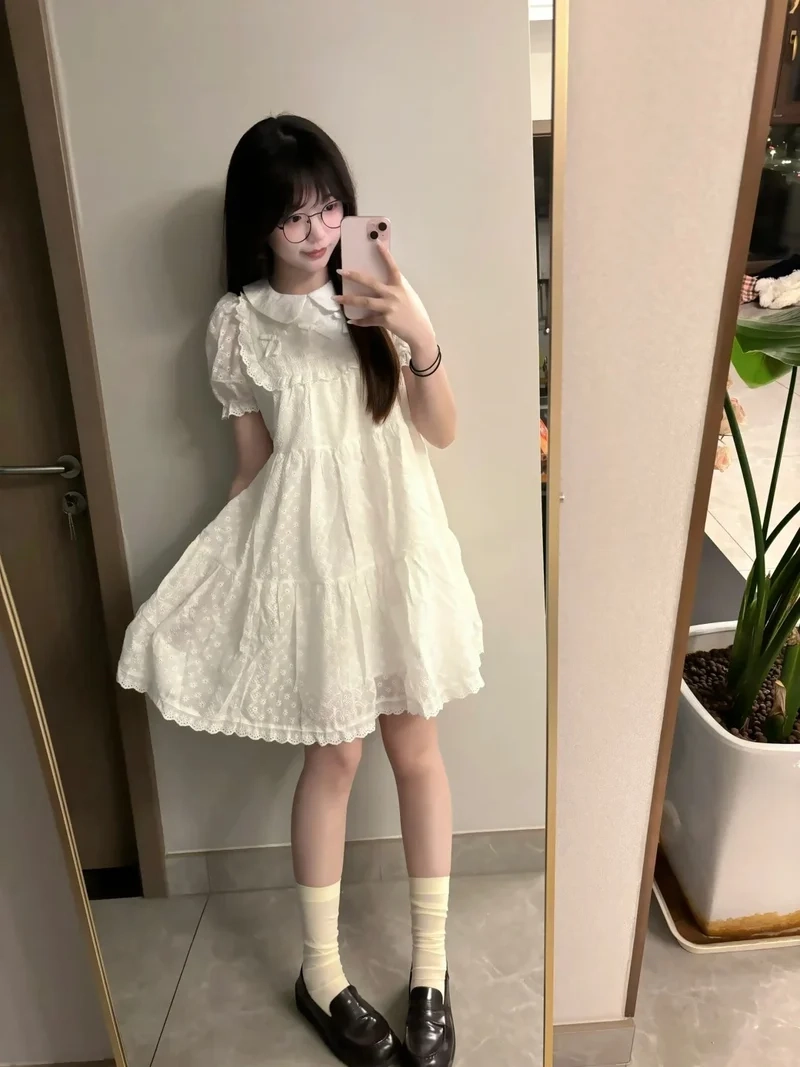 Dạo phố chuẩn style với váy baby doll dạo phố