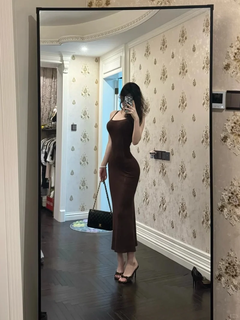 Trẻ trung năng động nhờ váy body trẻ trung