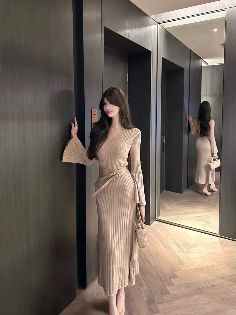 Street style nổi bật nhờ váy body street style