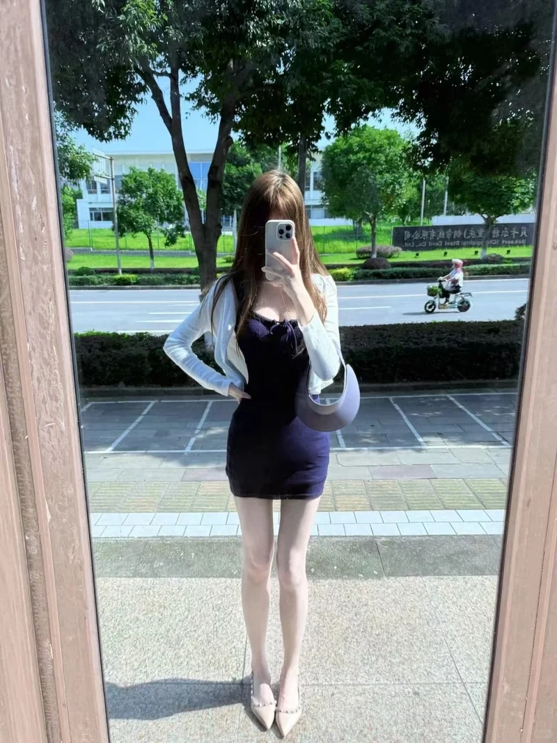 Dáng basic dễ mặc cùng váy body dáng basic