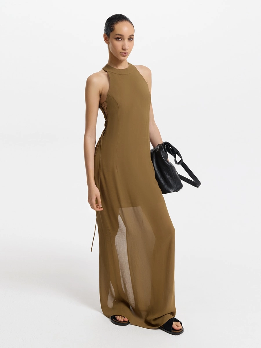 Váy cổ yếm nữ mang vẻ đẹp dịu dàng hiện đại